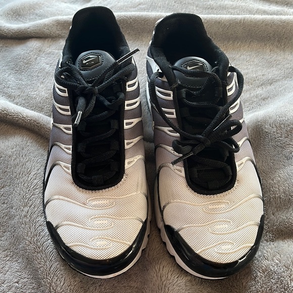 Nike Air size 6.5Y - Picture 1 of 3